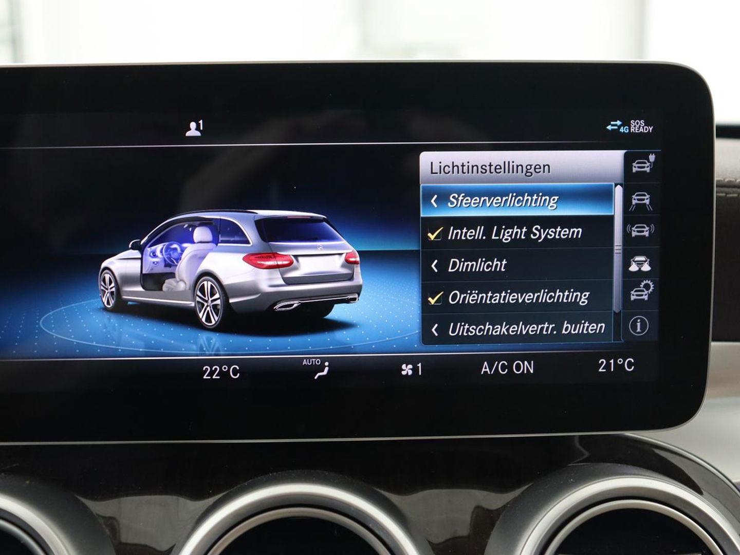 Mercedes-Benz C-Klasse 300e Avantgarde Luxury | Panoramadak | Luchtvering | Burmester | Stuurverwarming | 360 Camera | Leder | Stoelverwarming | Memory | Carplay | Sfeerverlichting | Matrix LED | PHEV | Plug In