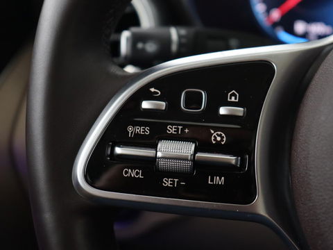 Mercedes-Benz C-Klasse 300e Avantgarde Luxury | Panoramadak | Luchtvering | Burmester | Stuurverwarming | 360 Camera | Leder | Stoelverwarming | Memory | Carplay | Sfeerverlichting | Matrix LED | PHEV | Plug In