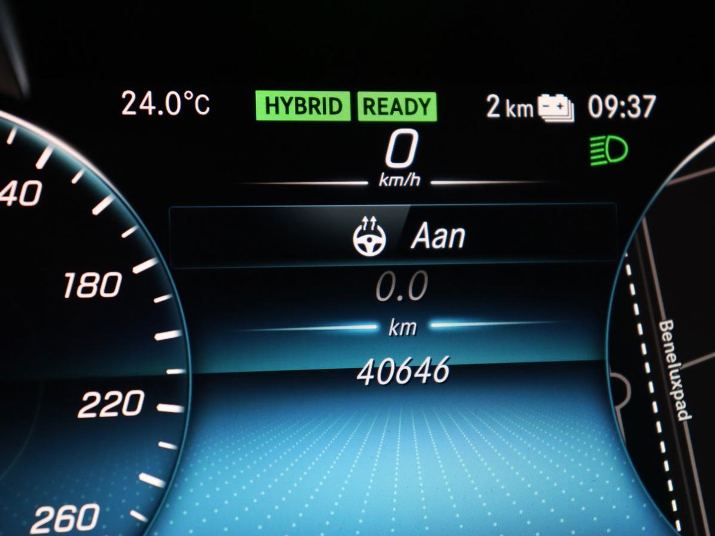 Mercedes-Benz C-Klasse 300e Avantgarde Luxury | Panoramadak | Luchtvering | Burmester | Stuurverwarming | 360 Camera | Leder | Stoelverwarming | Memory | Carplay | Sfeerverlichting | Matrix LED | PHEV | Plug In