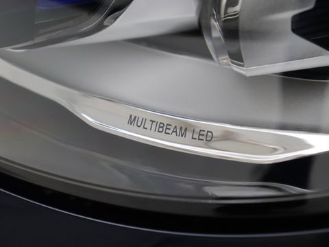 Mercedes-Benz C-Klasse 300e Avantgarde Luxury | Panoramadak | Luchtvering | Burmester | Stuurverwarming | 360 Camera | Leder | Stoelverwarming | Memory | Carplay | Sfeerverlichting | Matrix LED | PHEV | Plug In