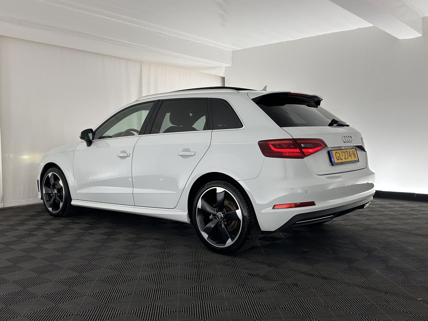 Audi A3 Sportback 1.4 e-tron PHEV Ambition Pro Line plus Aut. *PANO | FULL-LED | 1/2LEATHER | KEYLESS | BANG&OLUFSEN | NAVI-FULLMAP | SPORT-SEATS | ECC | PDC | CRUISE | 18''ALU*