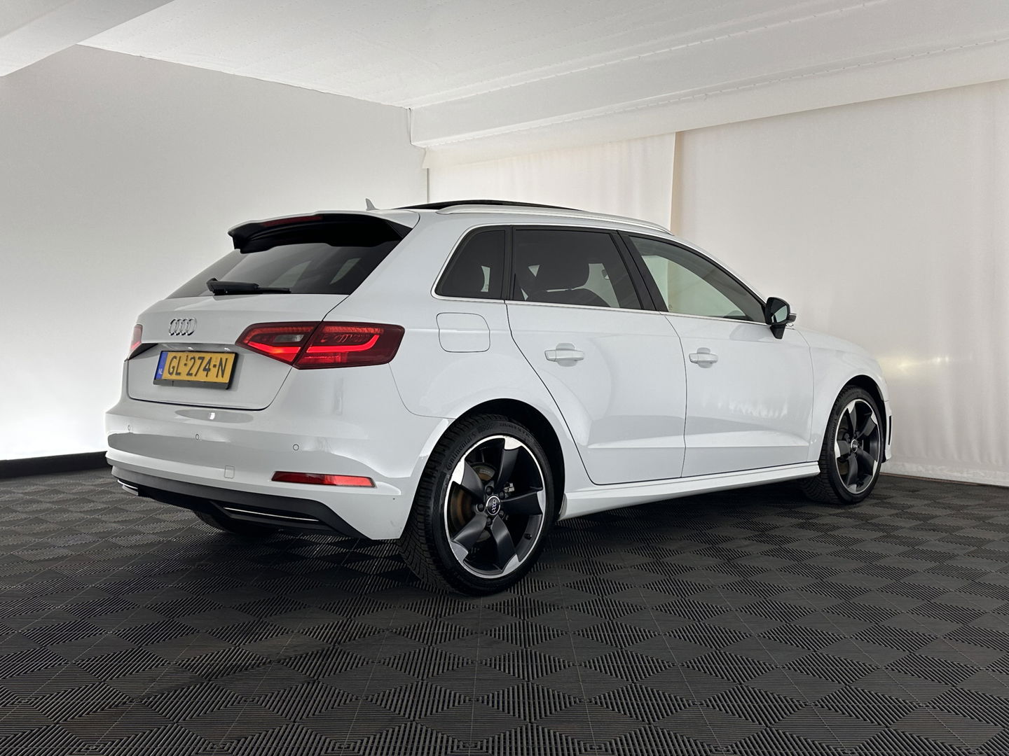 Audi A3 Sportback 1.4 e-tron PHEV Ambition Pro Line plus Aut. *PANO | FULL-LED | 1/2LEATHER | KEYLESS | BANG&OLUFSEN | NAVI-FULLMAP | SPORT-SEATS | ECC | PDC | CRUISE | 18''ALU*