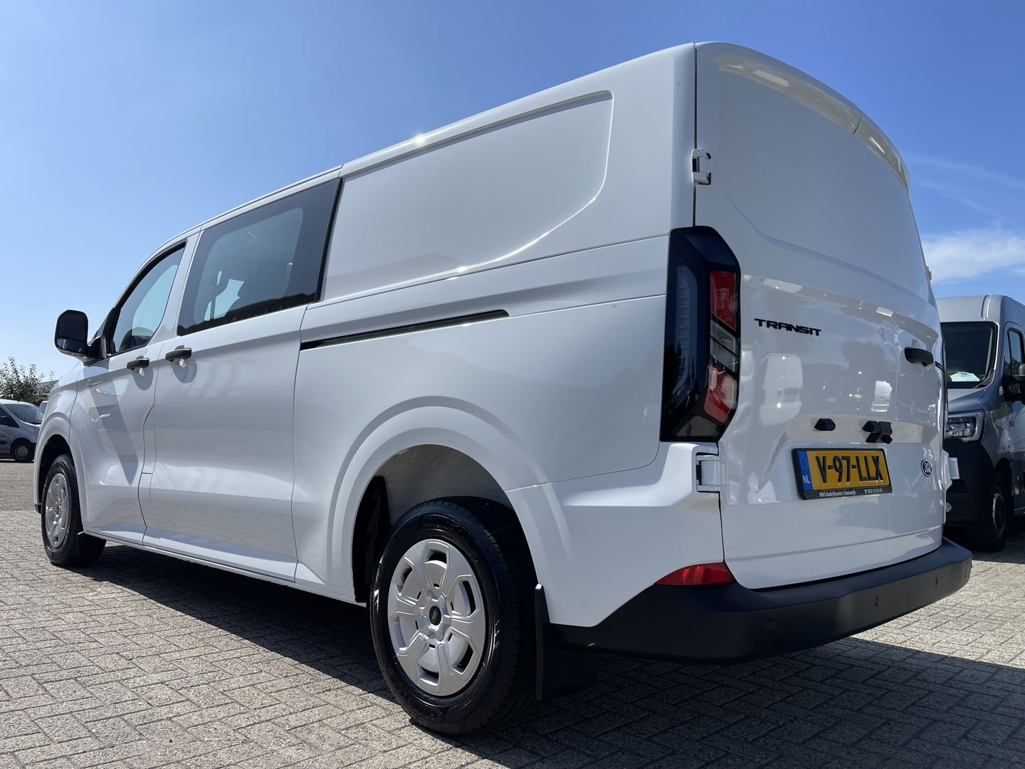 Ford Transit Custom 320 2.0 TDCI 136pk L2H1 Trend originele DC 5 persoons / NIEUW / BPM VRIJ / vaste prijs rijklaar € 39.950 ex btw / lease vanaf € 652 / euro 6 diesel / vol opties !