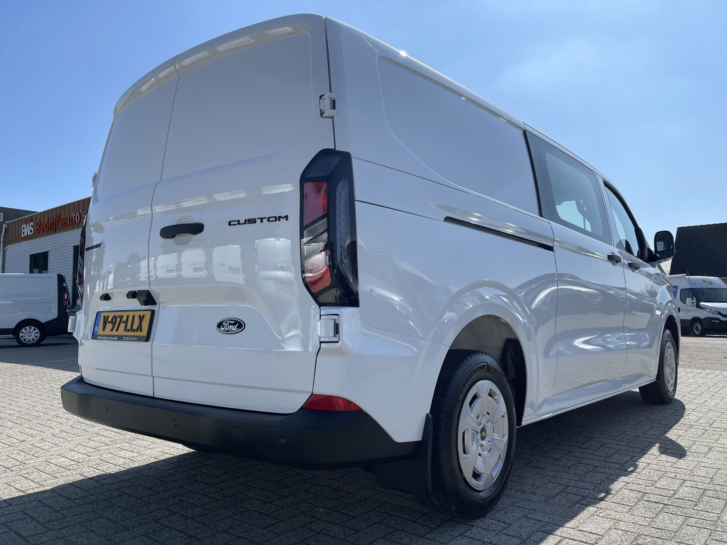 Ford Transit Custom 320 2.0 TDCI 136pk L2H1 Trend originele DC 5 persoons / NIEUW / BPM VRIJ / vaste prijs rijklaar € 39.950 ex btw / lease vanaf € 652 / euro 6 diesel / vol opties !