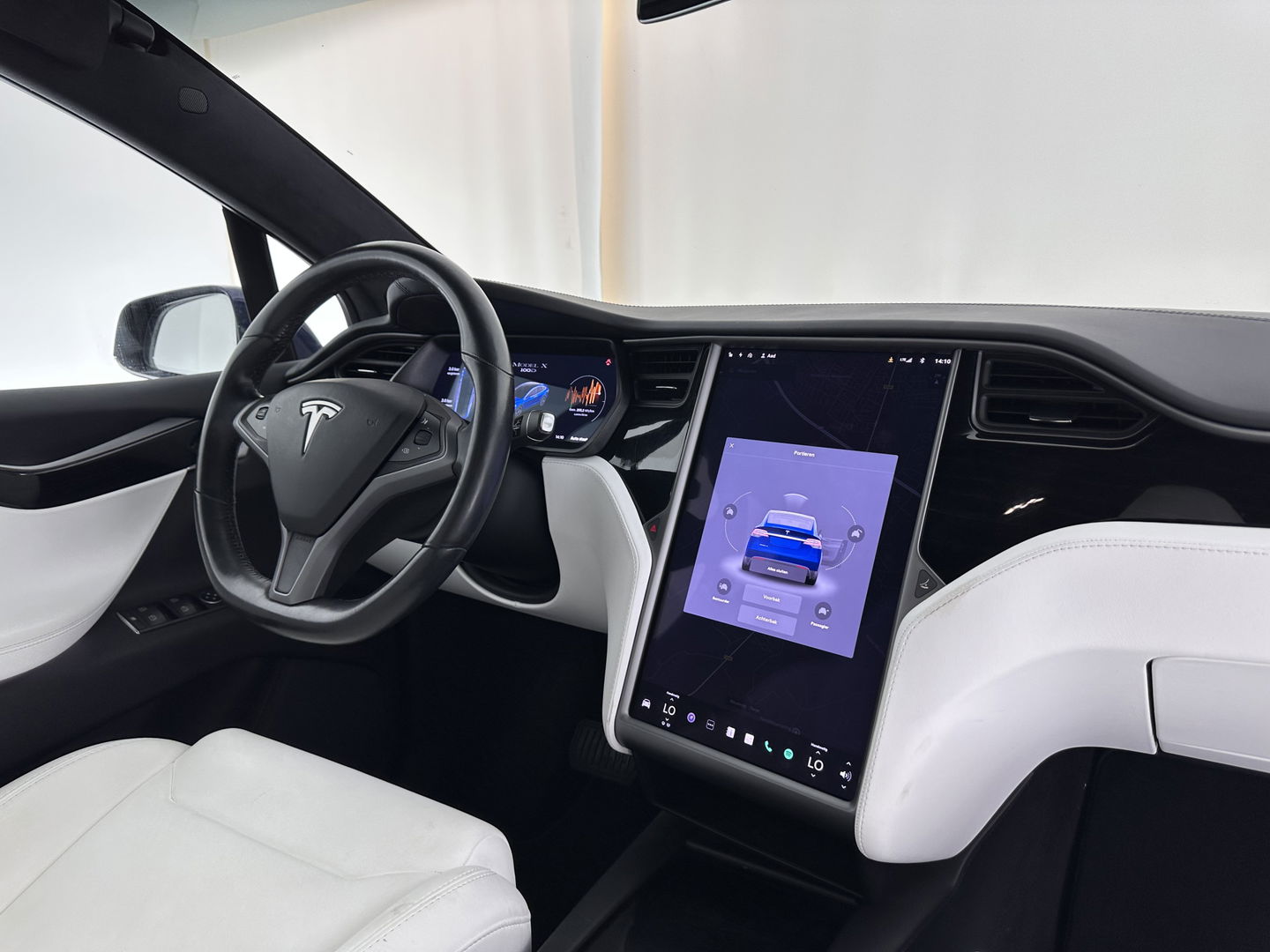 Tesla Model X 100D Aut. *PANO-WINDOW | AUTO-PILOT | LUXURY-LEATHER | CCS-FASTLOADER | NAVI-FULLMAP | FULL-LED | AIR-SUSPENSION | DIGI-COCKPIT | KEYLESS | CAMERA | DAB+ | HEATED-COMFORTSEATS | TOWBAR | 20''ALU*