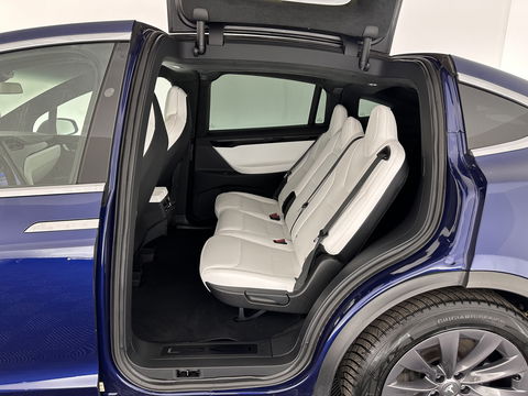 Tesla Model X 100D Aut. *PANO-WINDOW | AUTO-PILOT | LUXURY-LEATHER | CCS-FASTLOADER | NAVI-FULLMAP | FULL-LED | AIR-SUSPENSION | DIGI-COCKPIT | KEYLESS | CAMERA | DAB+ | HEATED-COMFORTSEATS | TOWBAR | 20''ALU*