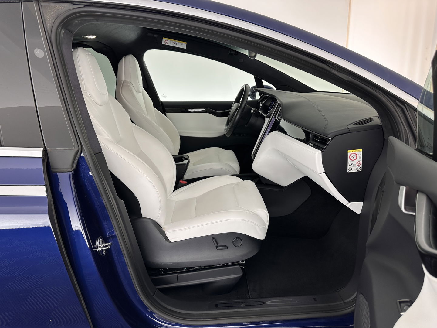 Tesla Model X 100D Aut. *PANO-WINDOW | AUTO-PILOT | LUXURY-LEATHER | CCS-FASTLOADER | NAVI-FULLMAP | FULL-LED | AIR-SUSPENSION | DIGI-COCKPIT | KEYLESS | CAMERA | DAB+ | HEATED-COMFORTSEATS | TOWBAR | 20''ALU*
