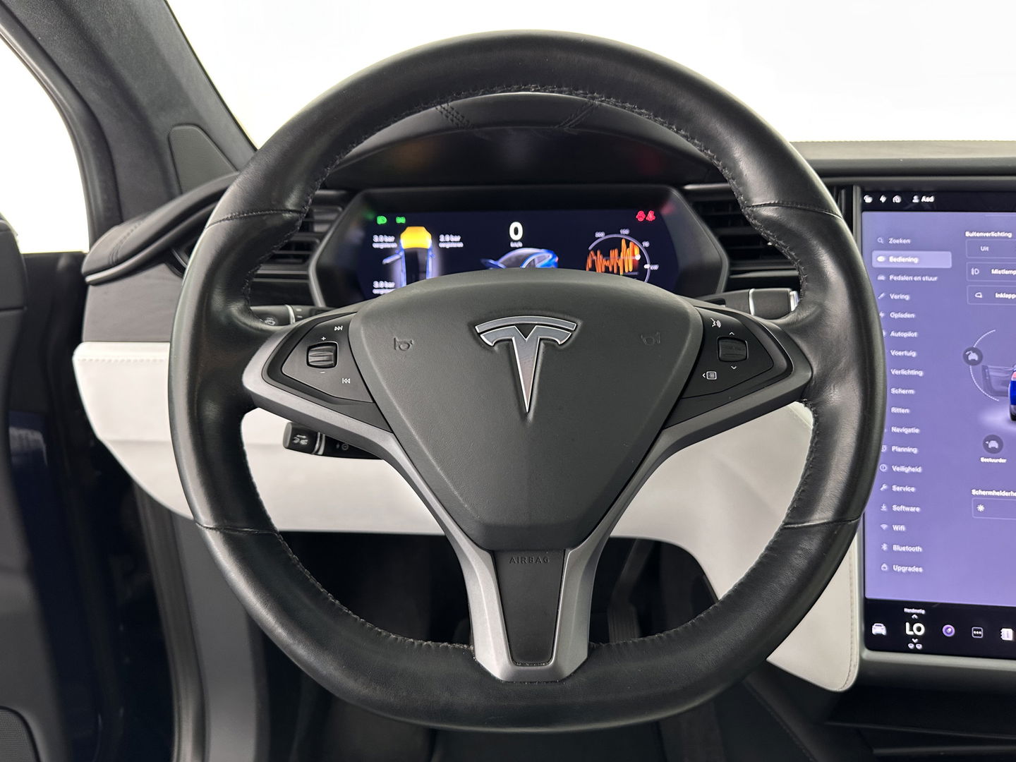 Tesla Model X 100D Aut. *PANO-WINDOW | AUTO-PILOT | LUXURY-LEATHER | CCS-FASTLOADER | NAVI-FULLMAP | FULL-LED | AIR-SUSPENSION | DIGI-COCKPIT | KEYLESS | CAMERA | DAB+ | HEATED-COMFORTSEATS | TOWBAR | 20''ALU*