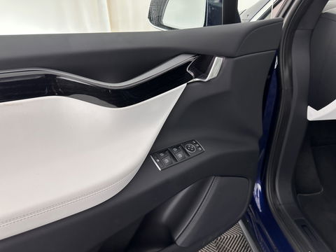 Tesla Model X 100D Aut. *PANO-WINDOW | AUTO-PILOT | LUXURY-LEATHER | CCS-FASTLOADER | NAVI-FULLMAP | FULL-LED | AIR-SUSPENSION | DIGI-COCKPIT | KEYLESS | CAMERA | DAB+ | HEATED-COMFORTSEATS | TOWBAR | 20''ALU*