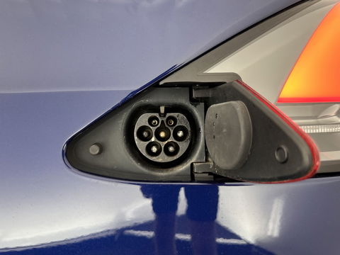 Tesla Model X 100D Aut. *PANO-WINDOW | AUTO-PILOT | LUXURY-LEATHER | CCS-FASTLOADER | NAVI-FULLMAP | FULL-LED | AIR-SUSPENSION | DIGI-COCKPIT | KEYLESS | CAMERA | DAB+ | HEATED-COMFORTSEATS | TOWBAR | 20''ALU*