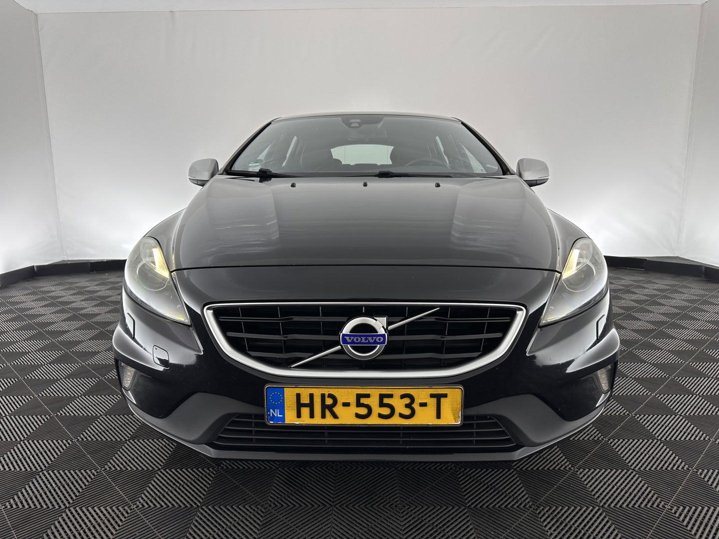 Volvo V40 2.0 D2 R-Design Business *1/2LATHER | XENON | NAVI-FULLMAP | HEATED-SPORTSEATS | ECC | PDC | CRUISE | 16''ALU | TOWBAR*