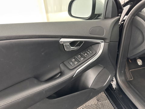 Volvo V40 2.0 D2 R-Design Business *1/2LATHER | XENON | NAVI-FULLMAP | HEATED-SPORTSEATS | ECC | PDC | CRUISE | 16''ALU | TOWBAR*