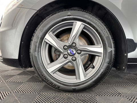 Volvo V40 2.0 D2 R-Design Business *1/2LATHER | XENON | NAVI-FULLMAP | HEATED-SPORTSEATS | ECC | PDC | CRUISE | 16''ALU | TOWBAR*