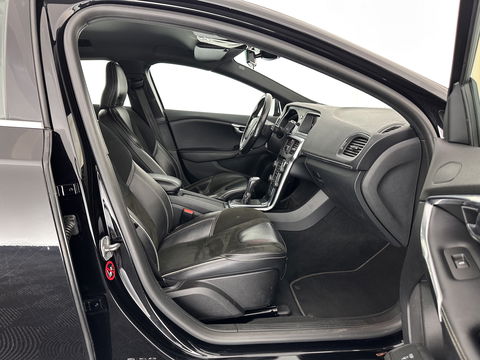 Volvo V40 2.0 D2 R-Design Business *1/2LATHER | XENON | NAVI-FULLMAP | HEATED-SPORTSEATS | ECC | PDC | CRUISE | 16''ALU | TOWBAR*