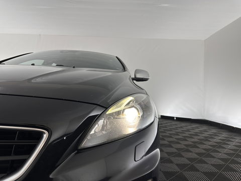 Volvo V40 2.0 D2 R-Design Business *1/2LATHER | XENON | NAVI-FULLMAP | HEATED-SPORTSEATS | ECC | PDC | CRUISE | 16''ALU | TOWBAR*