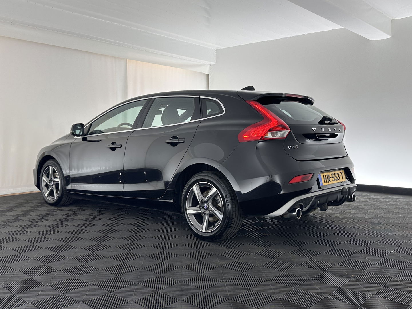 Volvo V40 2.0 D2 R-Design Business *1/2LATHER | XENON | NAVI-FULLMAP | HEATED-SPORTSEATS | ECC | PDC | CRUISE | 16''ALU | TOWBAR*