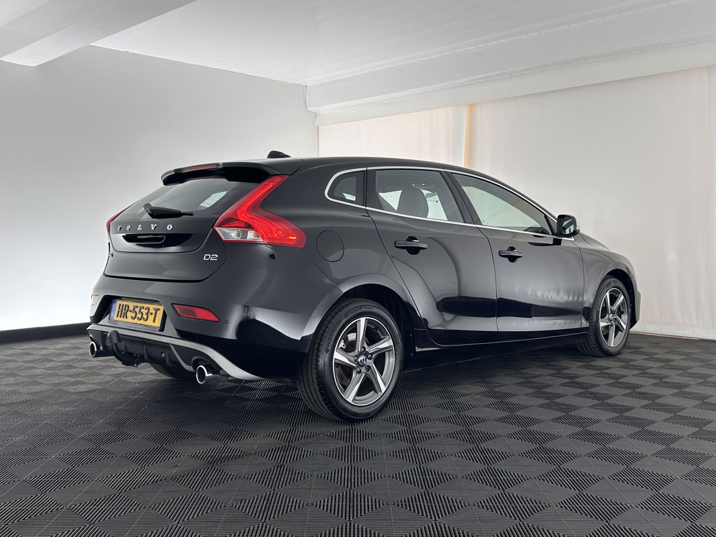 Volvo V40 2.0 D2 R-Design Business *1/2LATHER | XENON | NAVI-FULLMAP | HEATED-SPORTSEATS | ECC | PDC | CRUISE | 16''ALU | TOWBAR*