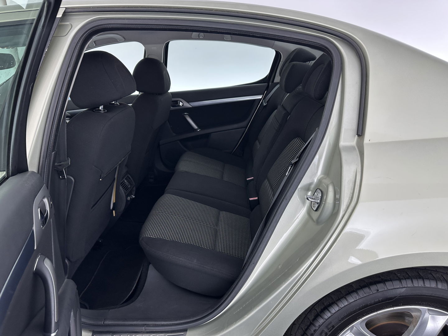 Peugeot 407 2.0-16V XS Navteq Aut. *NAVI | ECC | CRUISE | COMFORT-SEATS | 17"ALU*