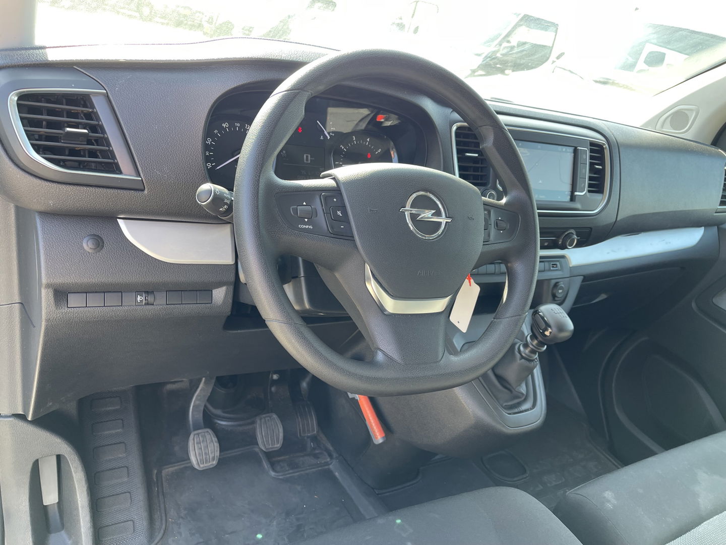 Opel Vivaro 2.0 CDTI 122pk L3H1 DC 6 persoons Edition / vaste prijs rijklaar € 20.950 ex btw / lease vanaf € 342 / euro 6 / bpm vrij / airco / cruise / navi / dubbele schuifdeur !
