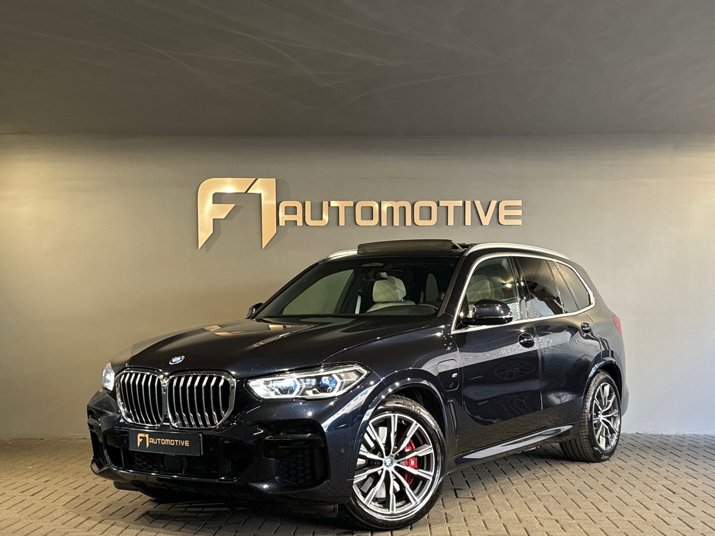 BMW X5 XDrive45e High Executive M Sport Pano|HuD|keyl|Trekhaak