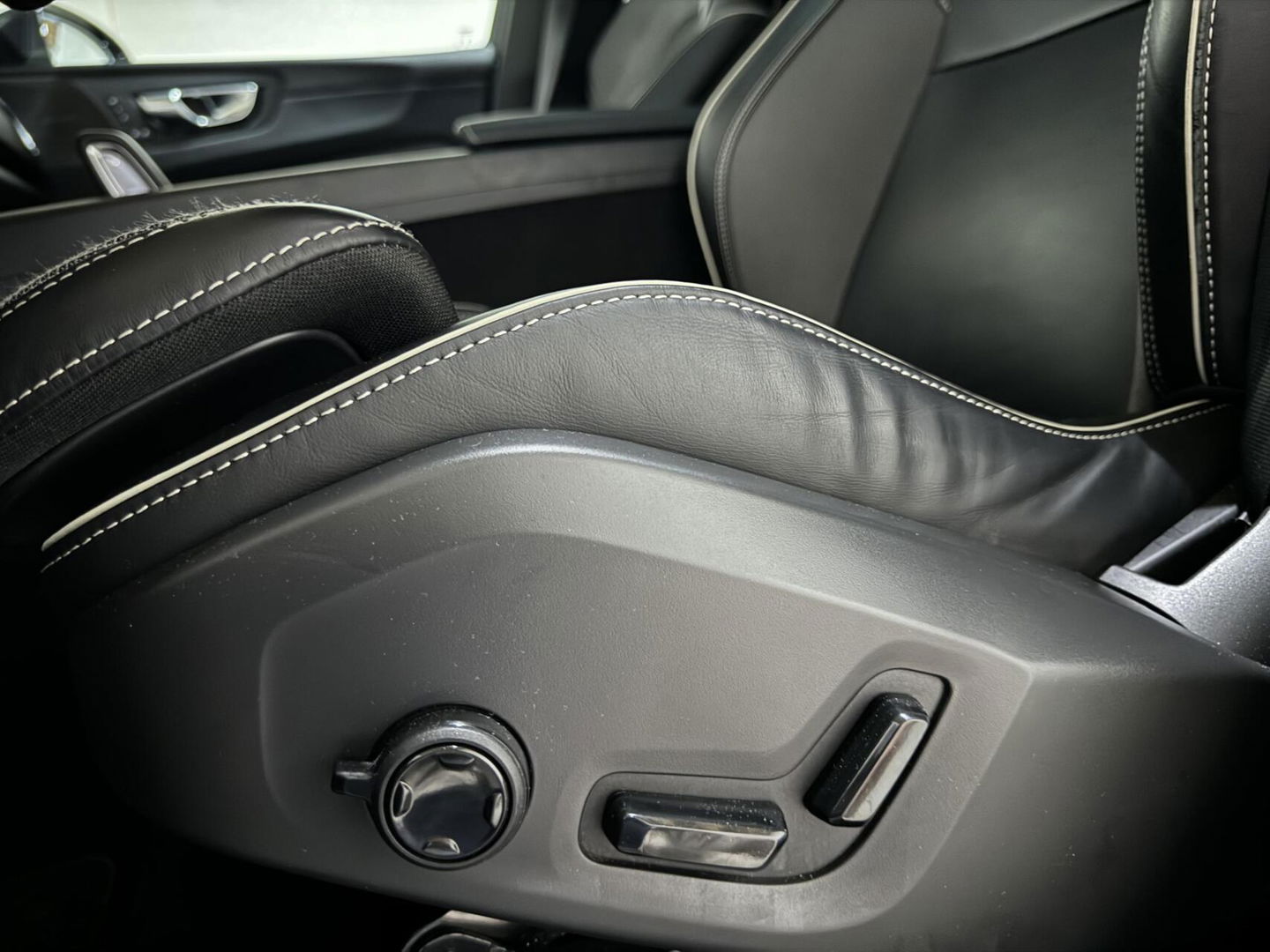 Volvo XC60 2.0 Recharge T6 AWD R-Design Pano H/K 360º Autopilot