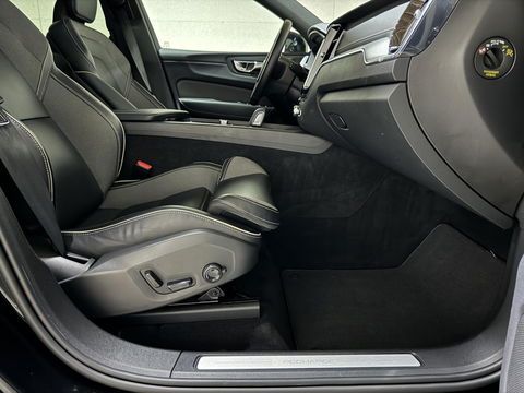 Volvo XC60 2.0 Recharge T6 AWD R-Design Pano H/K 360º Autopilot