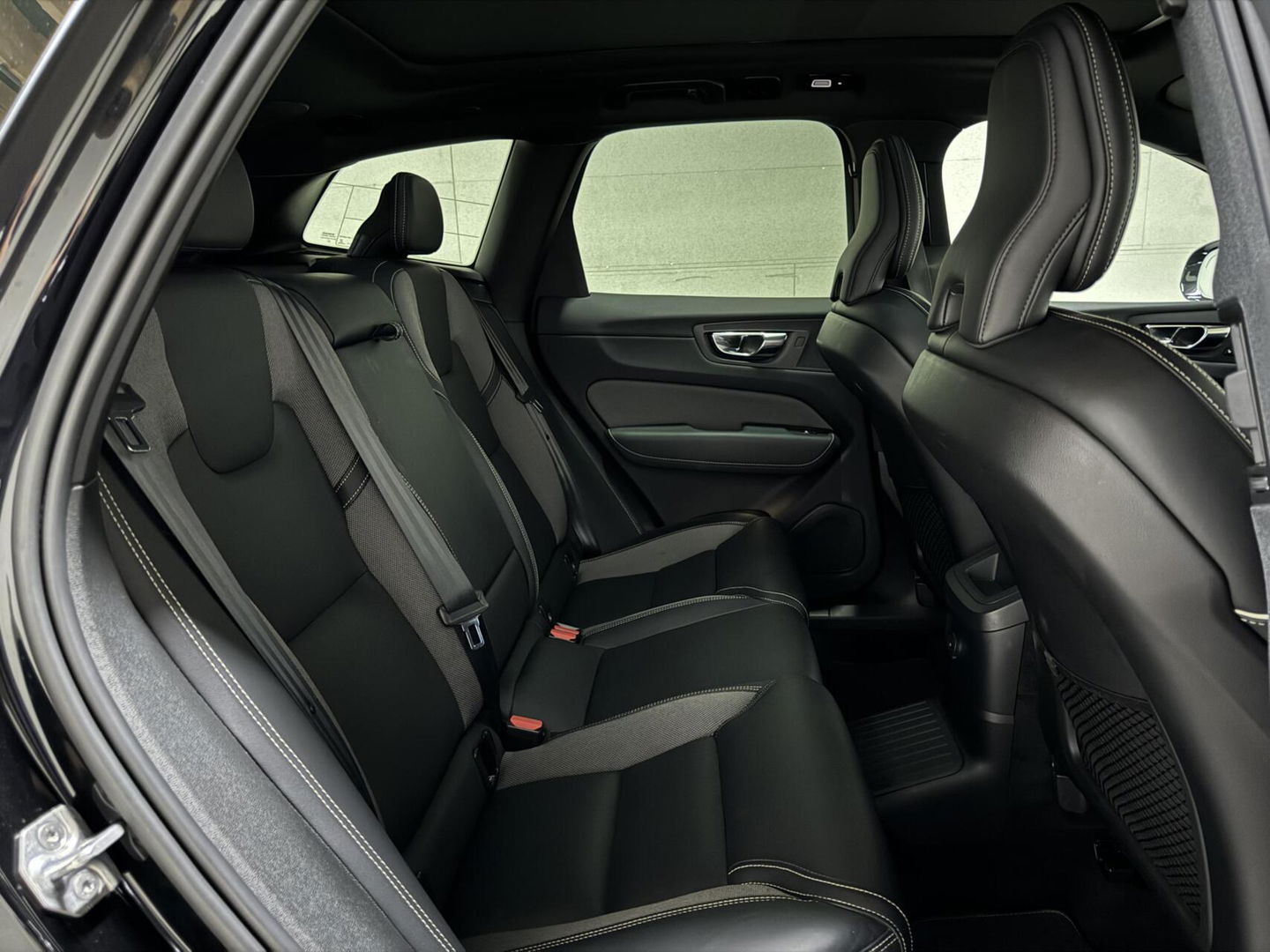 Volvo XC60 2.0 Recharge T6 AWD R-Design Pano H/K 360º Autopilot