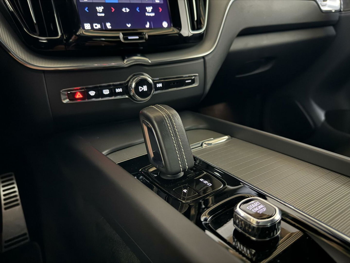 Volvo XC60 2.0 Recharge T6 AWD R-Design Pano H/K 360º Autopilot