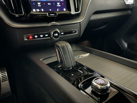 Volvo XC60 2.0 Recharge T6 AWD R-Design Pano H/K 360º Autopilot