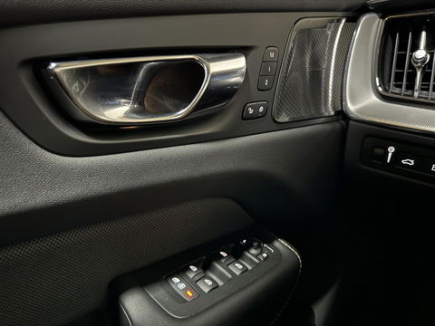 Volvo XC60 2.0 Recharge T6 AWD R-Design Pano H/K 360º Autopilot