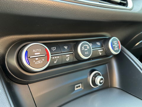 Alfa Romeo Stelvio 2.0 T AWD Super 280PK|Pano|Harman/Kardon|Memory|Camera|ACC|Keyless|Leder|Carplay
