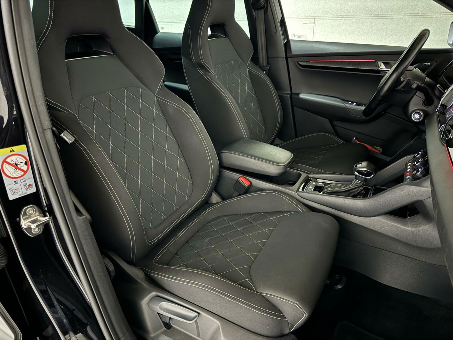 Škoda Karoq 1.5 TSI ACT Sportline Virtual Pano Canton Carplay NAP