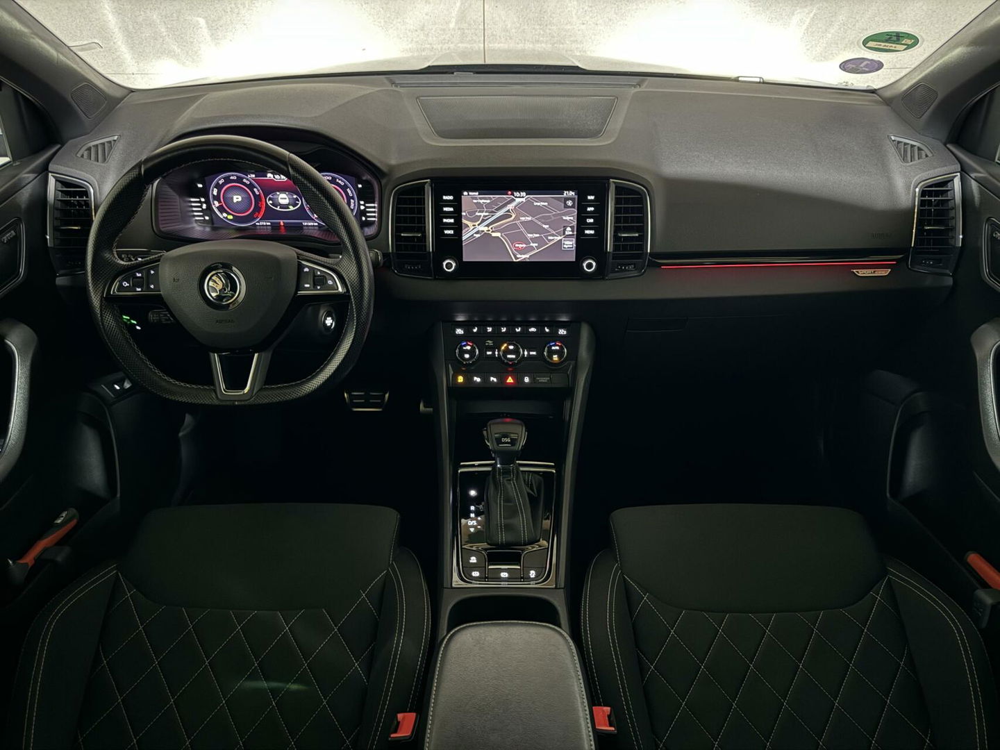 Škoda Karoq 1.5 TSI ACT Sportline Virtual Pano Canton Carplay NAP