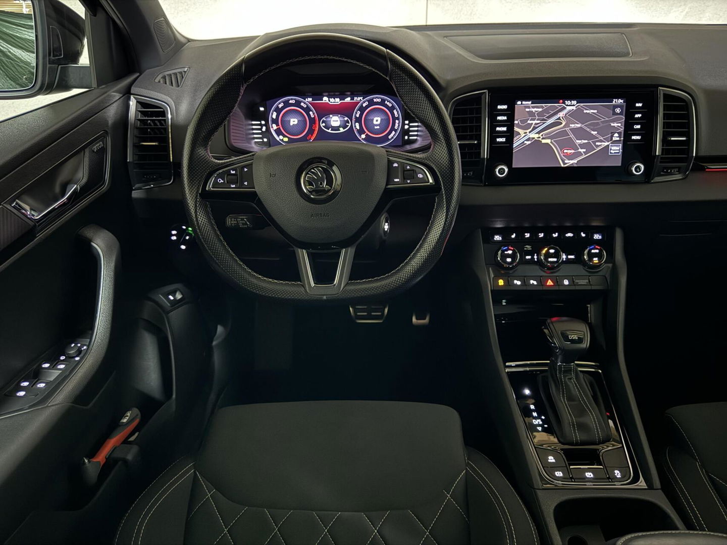 Škoda Karoq 1.5 TSI ACT Sportline Virtual Pano Canton Carplay NAP