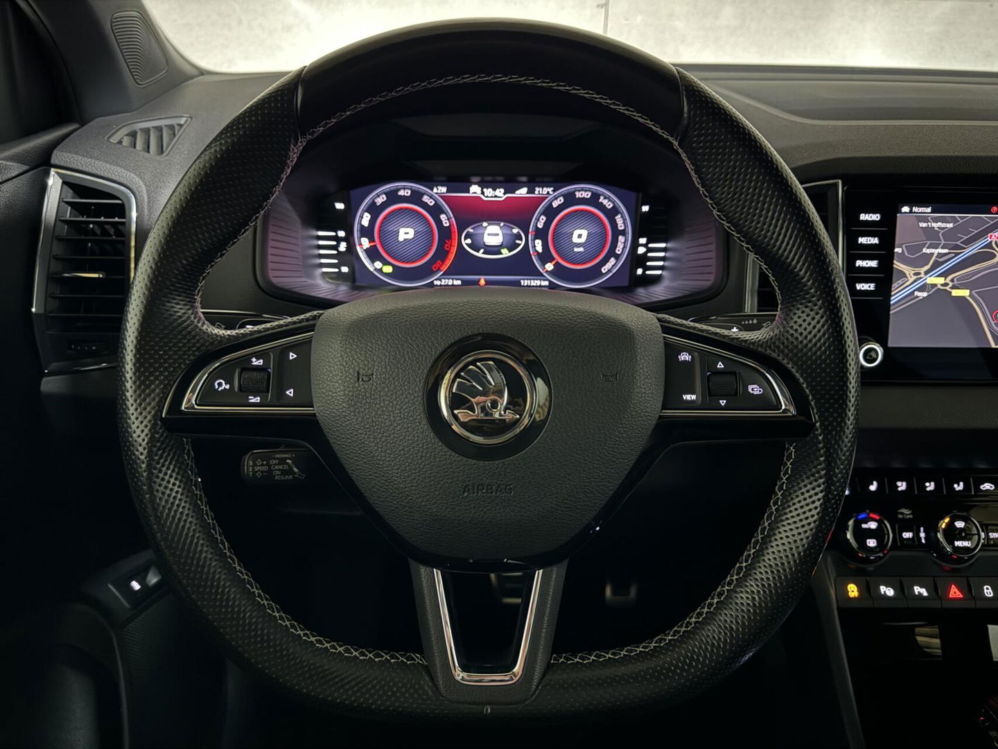 Škoda Karoq 1.5 TSI ACT Sportline Virtual Pano Canton Carplay NAP