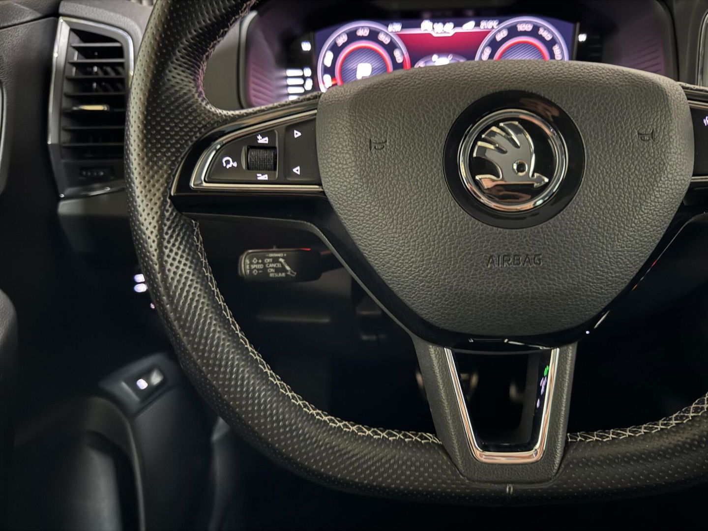Škoda Karoq 1.5 TSI ACT Sportline Virtual Pano Canton Carplay NAP