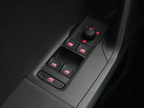 SEAT Arona 1.0 TSI Style | Automaat | Camera | Carplay | Navigatie | Climate control