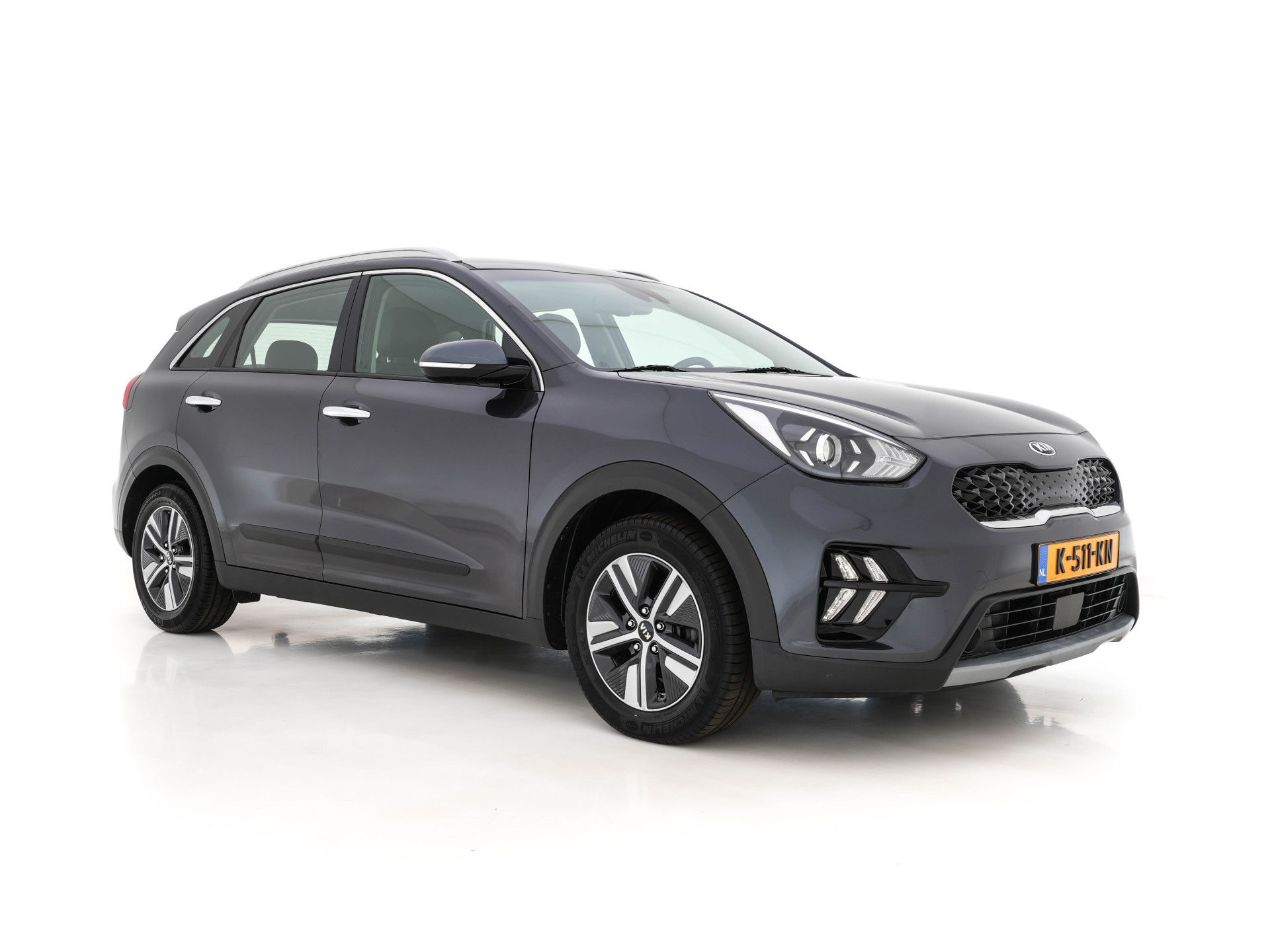 Kia Niro 1.6 GDi Hybrid DynamicLine (INCL-BTW) Aut. *ADAPTIVE-CRUISE | LEATHER-FABRIC | NAVI-FULLMAP | HEATED-COMFORTSEATS | CAMERA | DAB+ | KEYLESS | ECC | DIGI-COCKPIT | SHIFT-PADDLES | LANE-ASSIST | PDC | TOWBAR | 16''ALU*