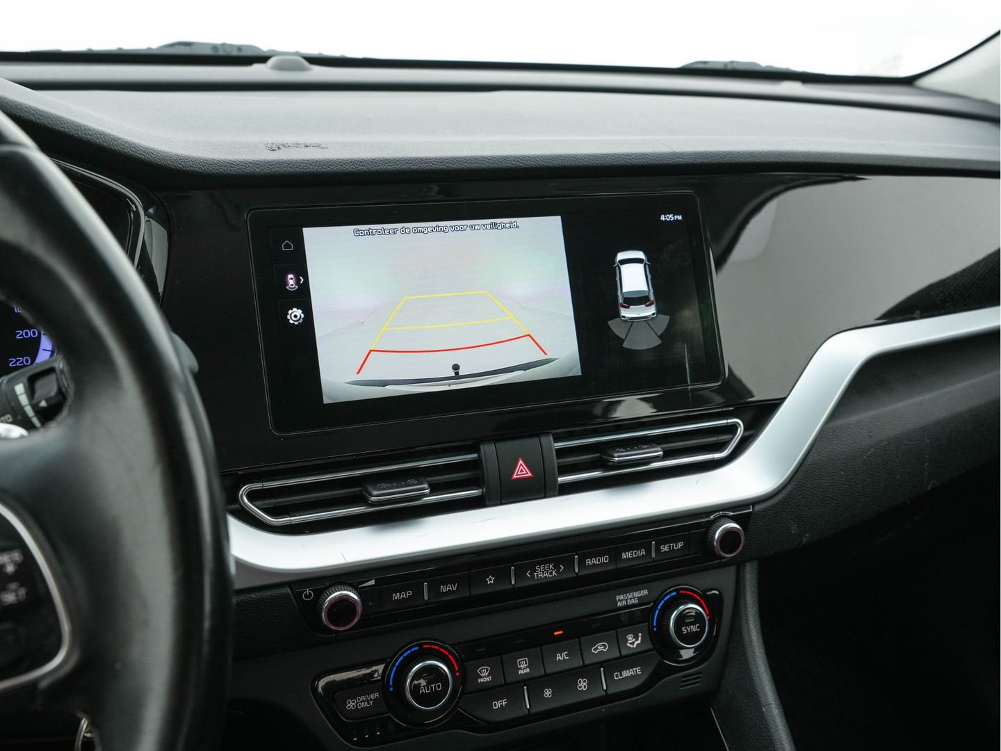 Kia Niro 1.6 GDi Hybrid DynamicLine (INCL-BTW) Aut. *ADAPTIVE-CRUISE | LEATHER-FABRIC | NAVI-FULLMAP | HEATED-COMFORTSEATS | CAMERA | DAB+ | KEYLESS | ECC | DIGI-COCKPIT | SHIFT-PADDLES | LANE-ASSIST | PDC | TOWBAR | 16''ALU*