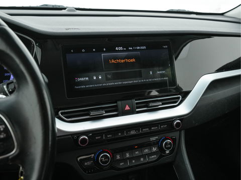 Kia Niro 1.6 GDi Hybrid DynamicLine (INCL-BTW) Aut. *ADAPTIVE-CRUISE | LEATHER-FABRIC | NAVI-FULLMAP | HEATED-COMFORTSEATS | CAMERA | DAB+ | KEYLESS | ECC | DIGI-COCKPIT | SHIFT-PADDLES | LANE-ASSIST | PDC | TOWBAR | 16''ALU*