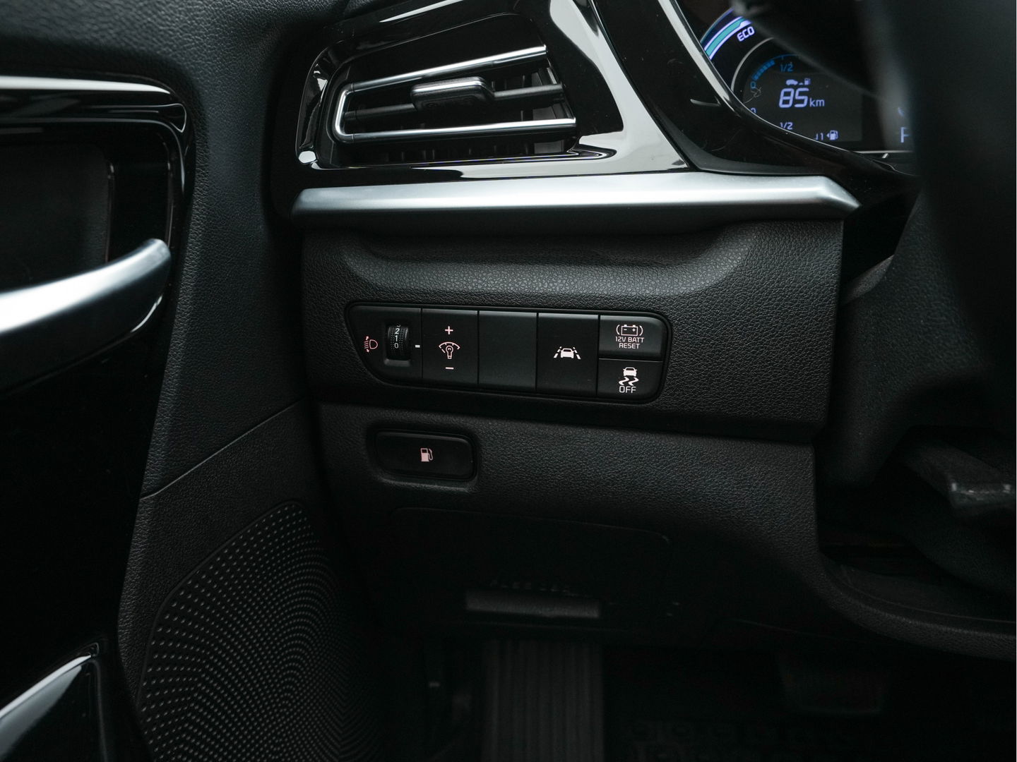 Kia Niro 1.6 GDi Hybrid DynamicLine (INCL-BTW) Aut. *ADAPTIVE-CRUISE | LEATHER-FABRIC | NAVI-FULLMAP | HEATED-COMFORTSEATS | CAMERA | DAB+ | KEYLESS | ECC | DIGI-COCKPIT | SHIFT-PADDLES | LANE-ASSIST | PDC | TOWBAR | 16''ALU*