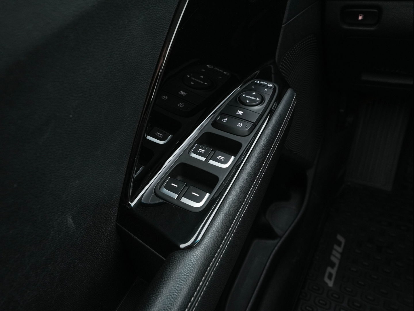 Kia Niro 1.6 GDi Hybrid DynamicLine (INCL-BTW) Aut. *ADAPTIVE-CRUISE | LEATHER-FABRIC | NAVI-FULLMAP | HEATED-COMFORTSEATS | CAMERA | DAB+ | KEYLESS | ECC | DIGI-COCKPIT | SHIFT-PADDLES | LANE-ASSIST | PDC | TOWBAR | 16''ALU*