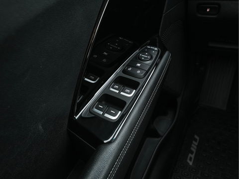Kia Niro 1.6 GDi Hybrid DynamicLine (INCL-BTW) Aut. *ADAPTIVE-CRUISE | LEATHER-FABRIC | NAVI-FULLMAP | HEATED-COMFORTSEATS | CAMERA | DAB+ | KEYLESS | ECC | DIGI-COCKPIT | SHIFT-PADDLES | LANE-ASSIST | PDC | TOWBAR | 16''ALU*
