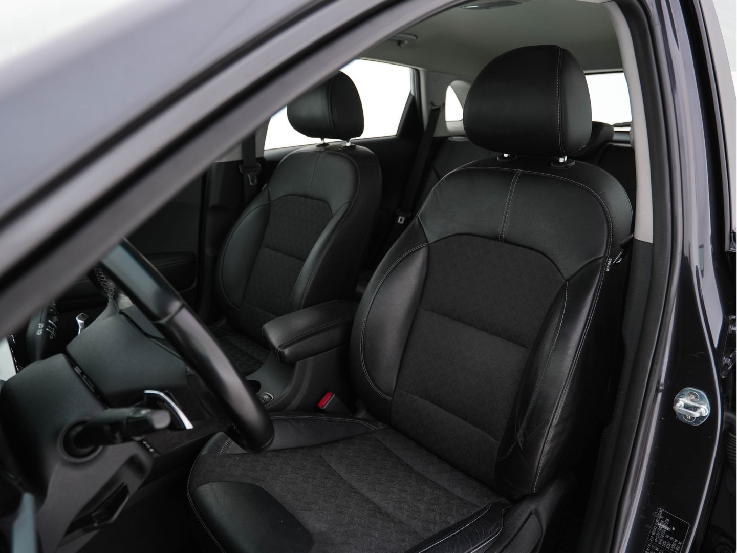 Kia Niro 1.6 GDi Hybrid DynamicLine (INCL-BTW) Aut. *ADAPTIVE-CRUISE | LEATHER-FABRIC | NAVI-FULLMAP | HEATED-COMFORTSEATS | CAMERA | DAB+ | KEYLESS | ECC | DIGI-COCKPIT | SHIFT-PADDLES | LANE-ASSIST | PDC | TOWBAR | 16''ALU*