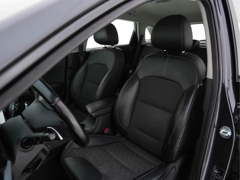 Kia Niro 1.6 GDi Hybrid DynamicLine (INCL-BTW) Aut. *ADAPTIVE-CRUISE | LEATHER-FABRIC | NAVI-FULLMAP | HEATED-COMFORTSEATS | CAMERA | DAB+ | KEYLESS | ECC | DIGI-COCKPIT | SHIFT-PADDLES | LANE-ASSIST | PDC | TOWBAR | 16''ALU*