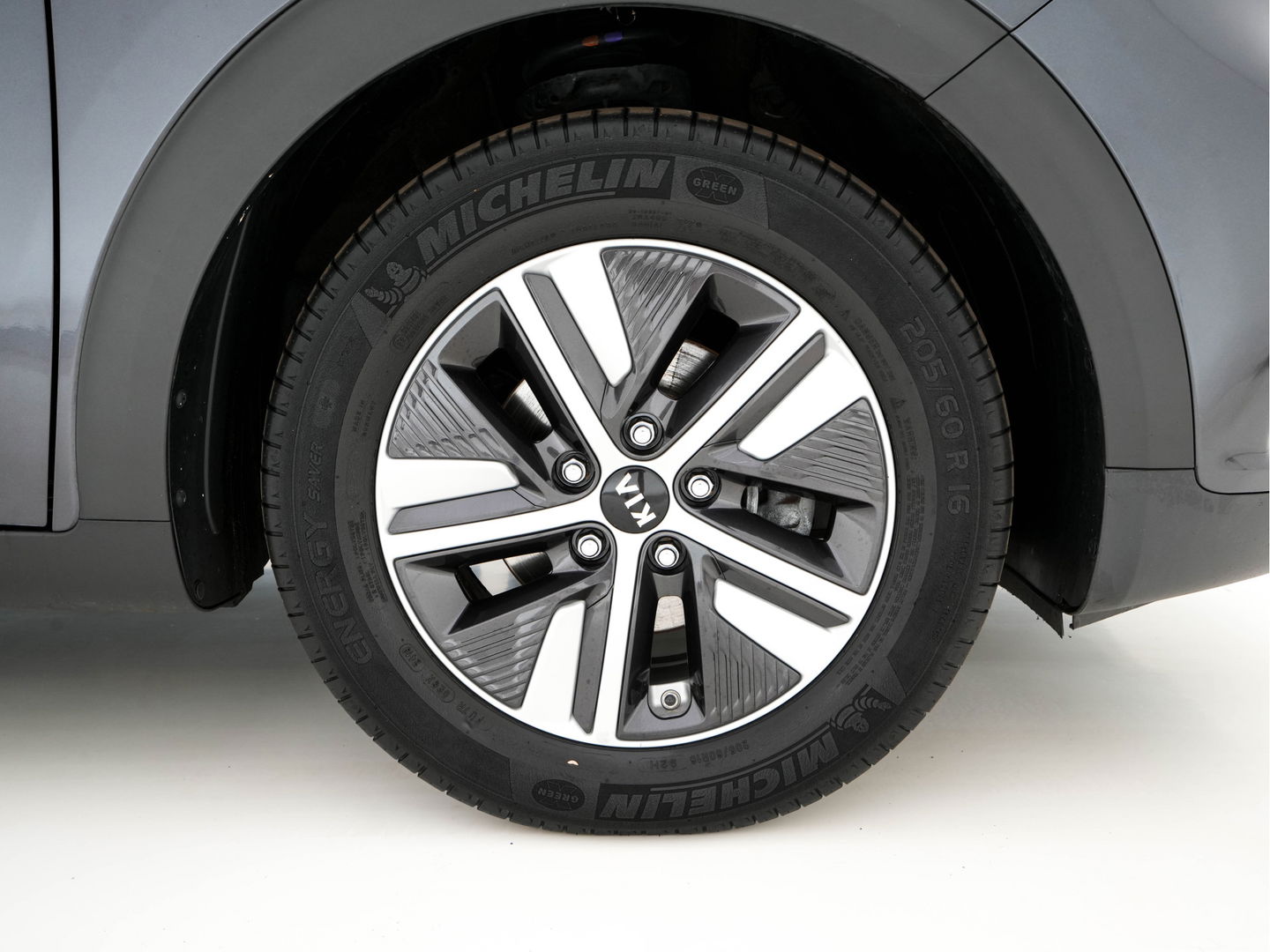 Kia Niro 1.6 GDi Hybrid DynamicLine (INCL-BTW) Aut. *ADAPTIVE-CRUISE | LEATHER-FABRIC | NAVI-FULLMAP | HEATED-COMFORTSEATS | CAMERA | DAB+ | KEYLESS | ECC | DIGI-COCKPIT | SHIFT-PADDLES | LANE-ASSIST | PDC | TOWBAR | 16''ALU*