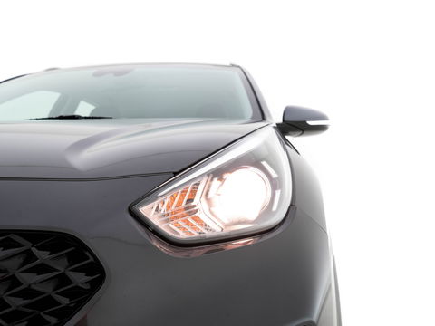 Kia Niro 1.6 GDi Hybrid DynamicLine (INCL-BTW) Aut. *ADAPTIVE-CRUISE | LEATHER-FABRIC | NAVI-FULLMAP | HEATED-COMFORTSEATS | CAMERA | DAB+ | KEYLESS | ECC | DIGI-COCKPIT | SHIFT-PADDLES | LANE-ASSIST | PDC | TOWBAR | 16''ALU*