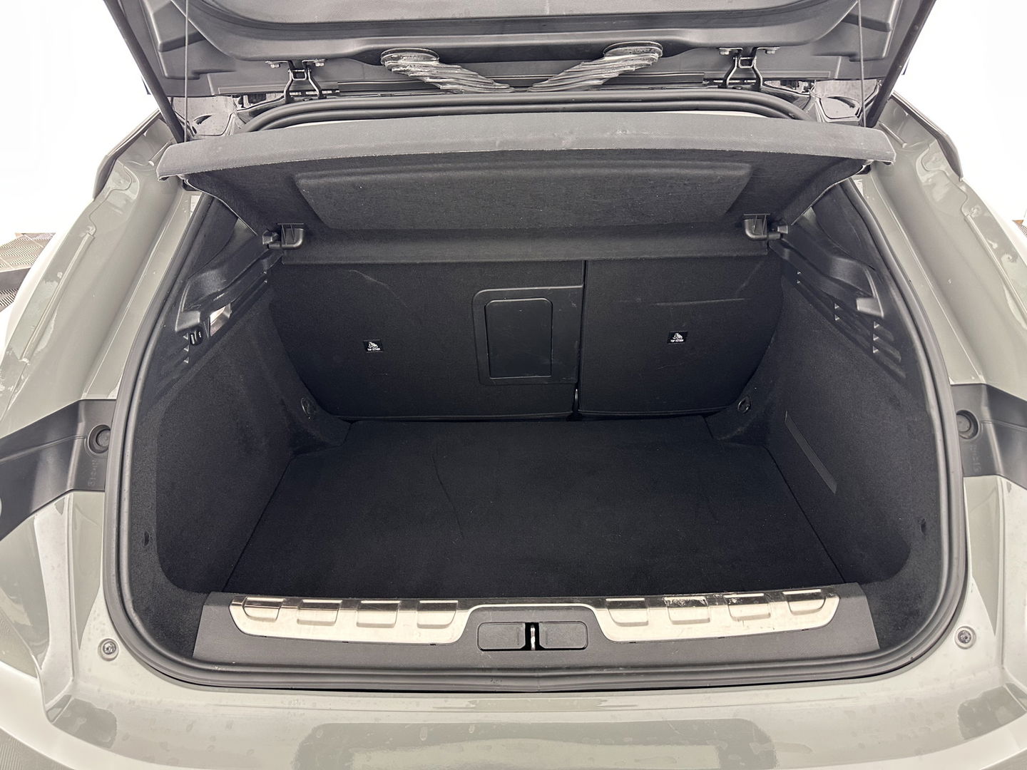 DS DS 4 1.6 PureTech Performance Line Aut. *PANO | LEATHER-MICROFIBRE | FULL-LED | HEATED-SPORTSEATS | DIGI-COCKPIT | KEYLESS | CAMERA | LANE-ASSIST | CARPLAY | ECC | PDC | 19''ALU | TOWBAR*
