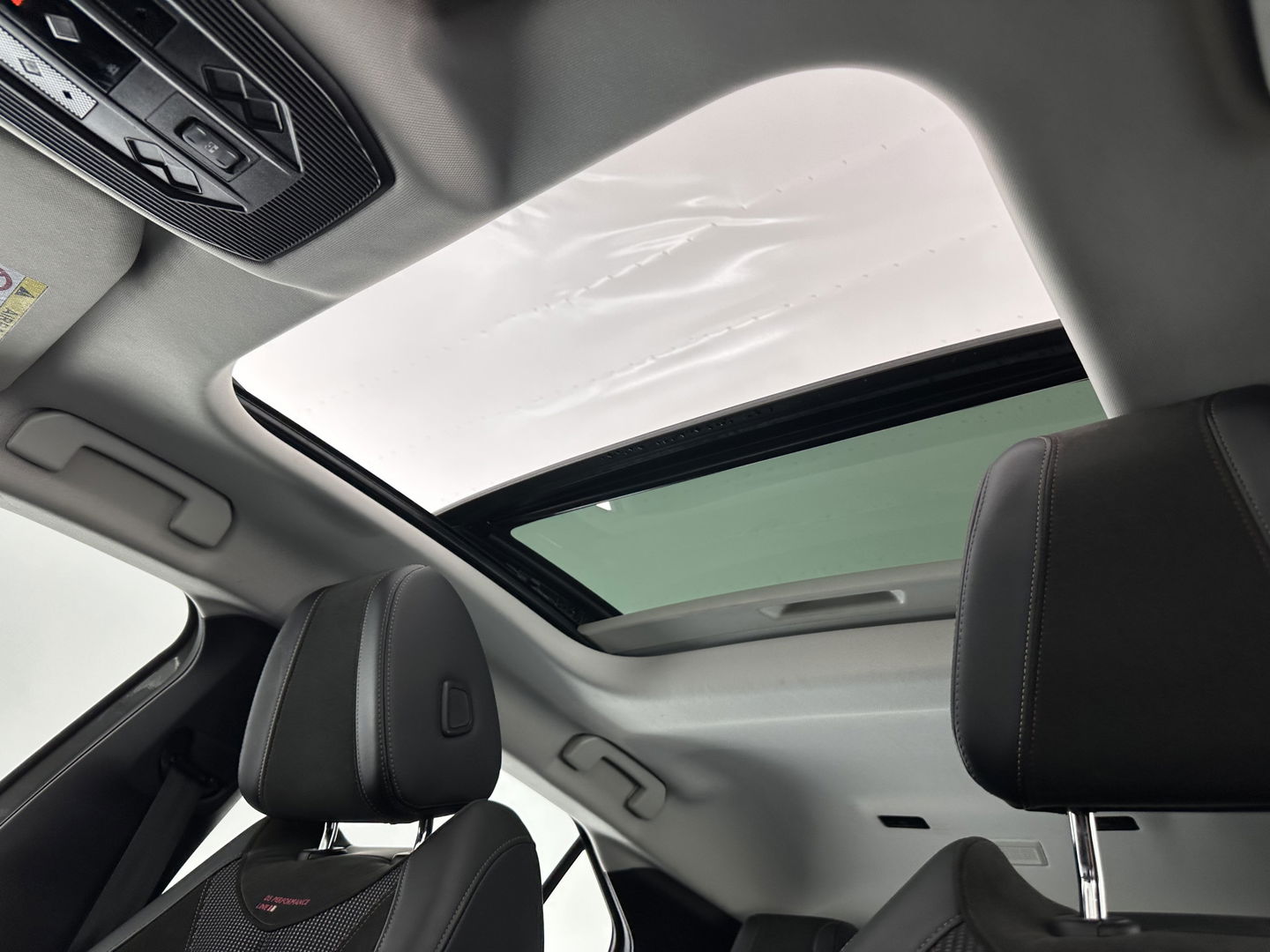 DS DS 4 1.6 PureTech Performance Line Aut. *PANO | LEATHER-MICROFIBRE | FULL-LED | HEATED-SPORTSEATS | DIGI-COCKPIT | KEYLESS | CAMERA | LANE-ASSIST | CARPLAY | ECC | PDC | 19''ALU | TOWBAR*