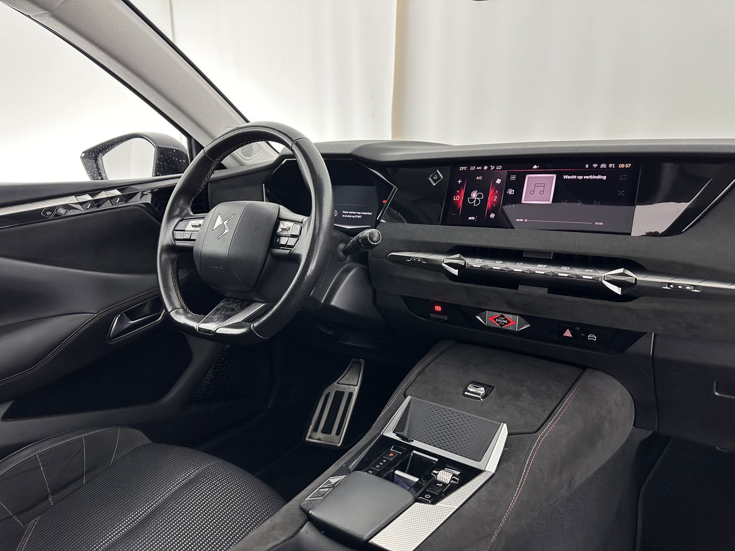 DS DS 4 1.6 PureTech Performance Line Aut. *PANO | LEATHER-MICROFIBRE | FULL-LED | HEATED-SPORTSEATS | DIGI-COCKPIT | KEYLESS | CAMERA | LANE-ASSIST | CARPLAY | ECC | PDC | 19''ALU | TOWBAR*